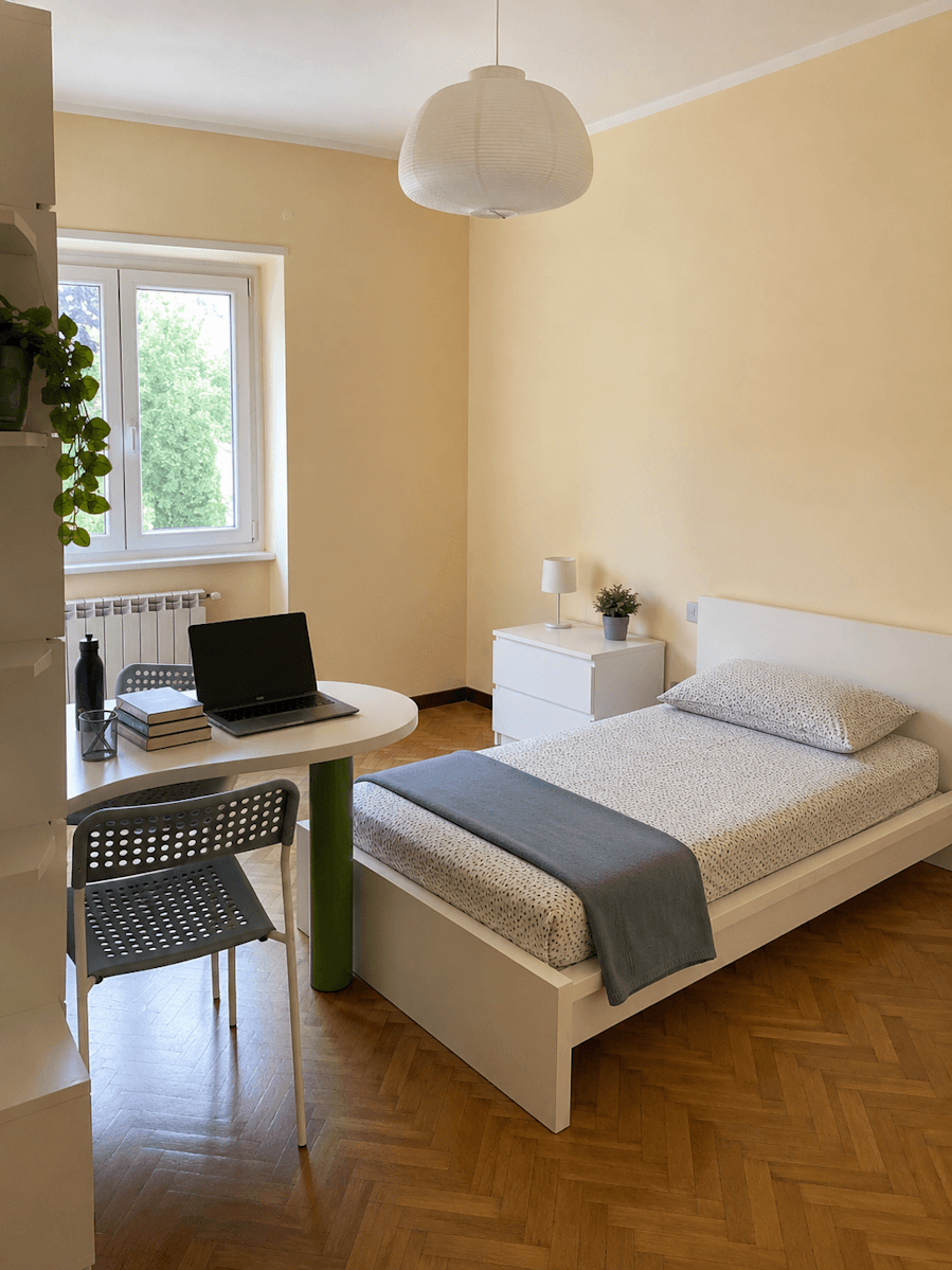 Ampia stanza in appartamento per studenti