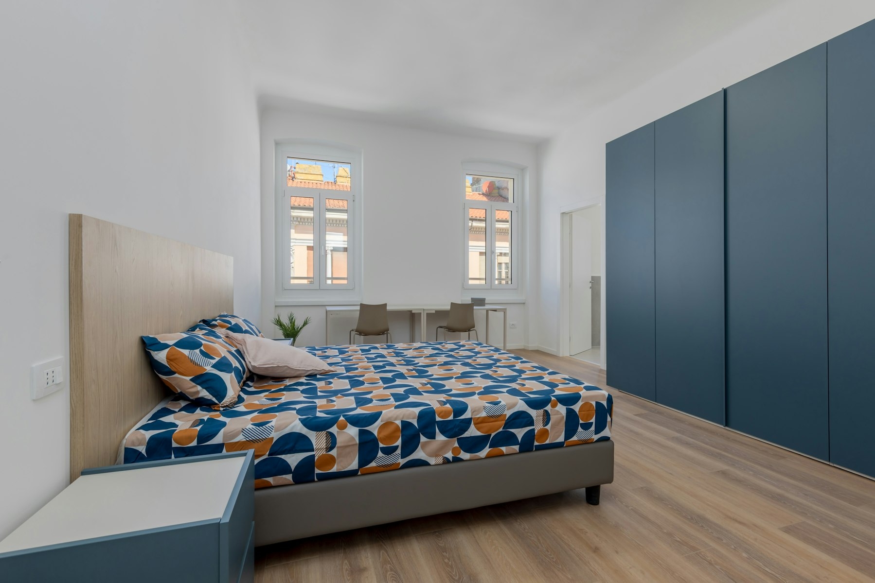 21 mq, 2 finestre, bagno privato, clima, armadio 5 ante, cosa vuoi di più?