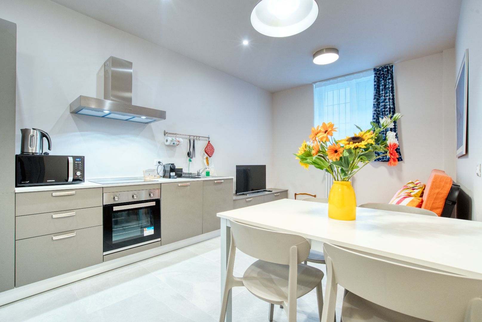 Moderno bilocale arredato a Piazzale Nizza