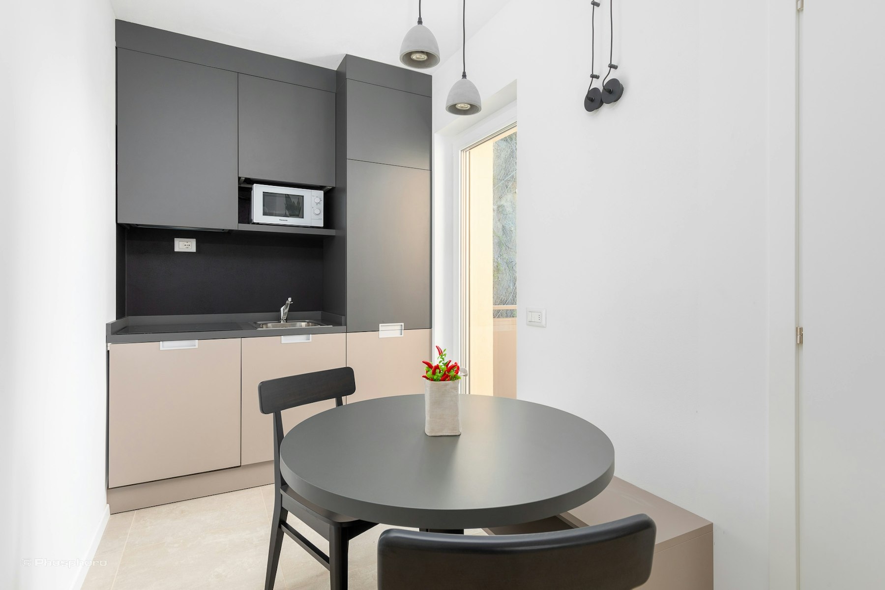 3 camere, vista panoramica, terrazzo, aria condizionata, lavanderia a 15 minuti dalle facoltà!